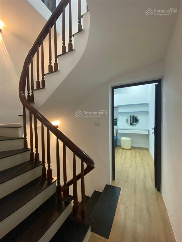 Bán nhà xây sẵn 4 tầng, 28m2 phố trương định
