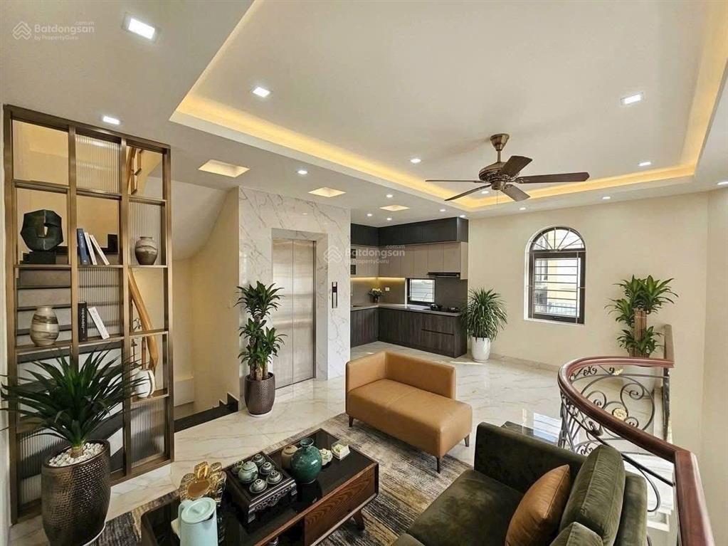 6 tầng  thang máy  kd spa  oto qua cổng