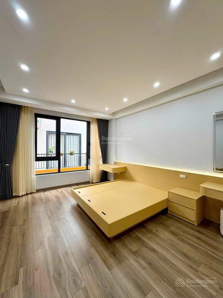 Nguyễn đức cảnh  gần đường oto  dân xây chắc chắn 40m2 mt 4m  chỉ hơn 6 tỷ