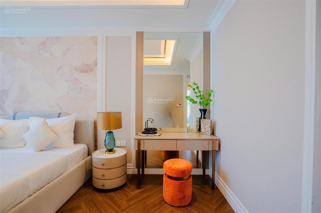Nổi bật căn 1pn tòa c7 mới nhất tầng 15 view quảng trường, giá chỉ 4.055 tỷ