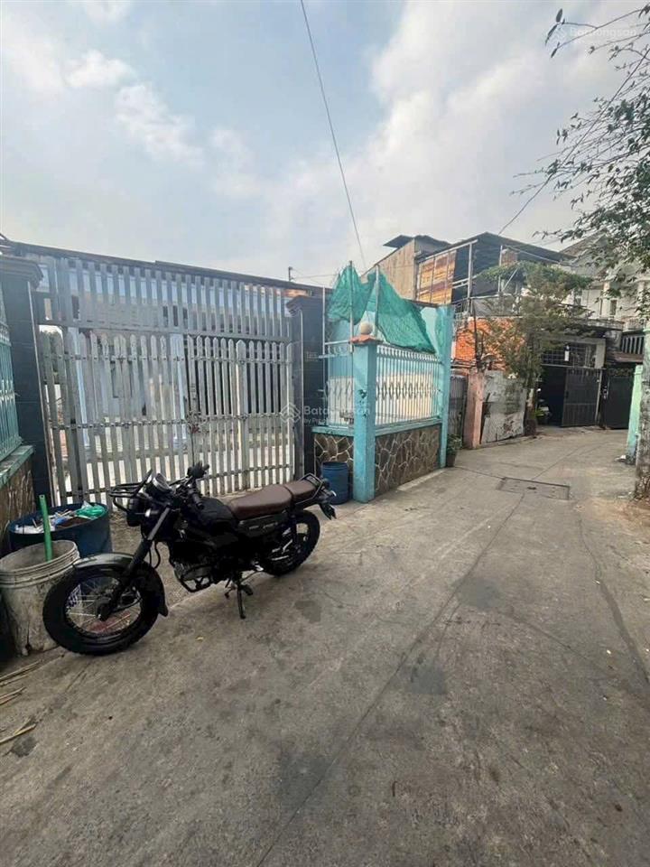 3.55 tỷ  nhà c4 diện tích lớn  xuân thới sơn  hóc môn