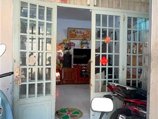 Cần bán nhà ngay trung tâm thị trấn hóc môn