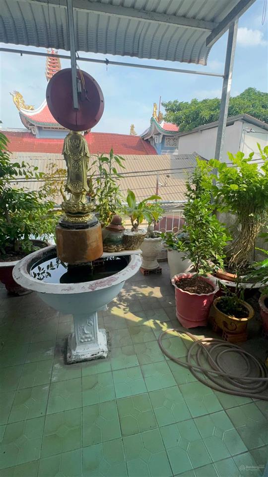 Cần bán nhà ngay trung tâm thị trấn hóc môn