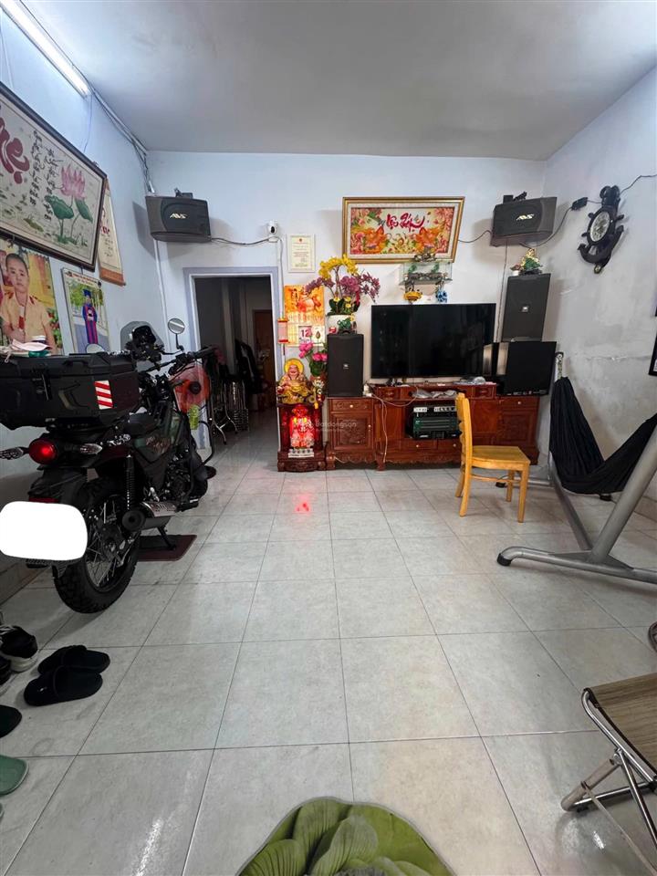 Cần bán nhà ngay trung tâm thị trấn hóc môn