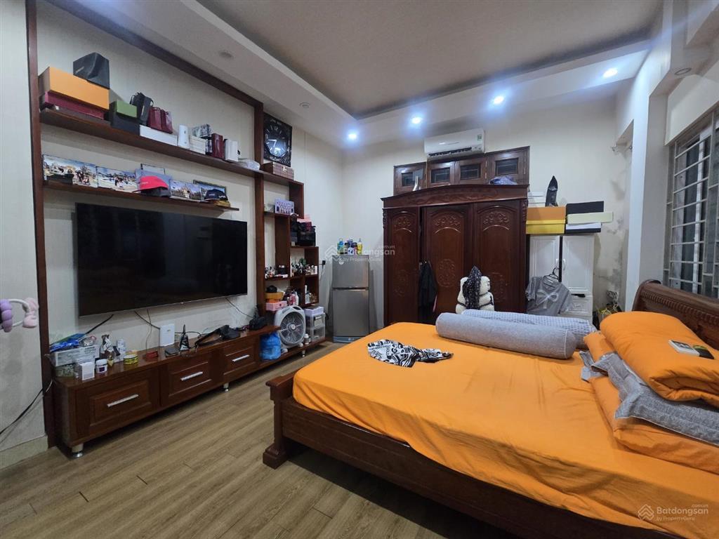 Hơn 12 tỷ, sở hữu nhà 85m2 * 4 tầng * 6 phòng ngủ ngõ biệt thự phố nguyễn văn cừ, chỉ 30m ra phố