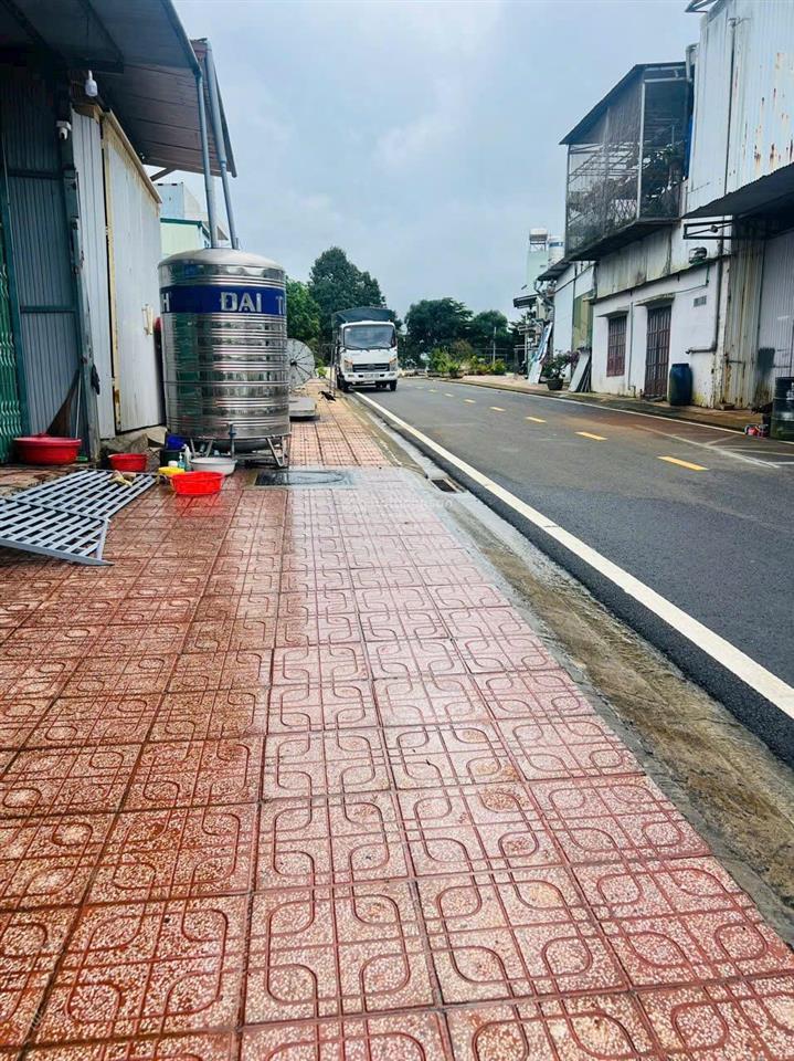 Bán nhà tp bảo lộc đường mặt tiền kinh doanh, 200m2, 5,6 tỷ