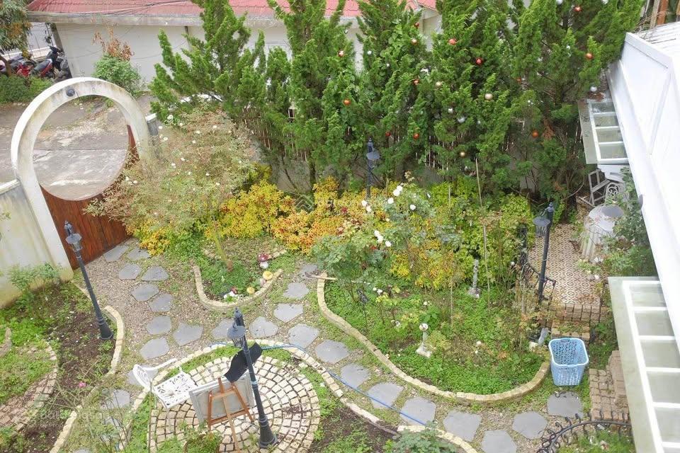 Villa pháp cổ nổi bật ngay khu trường học, với phong cách thưởng thức 30tr/tháng.
