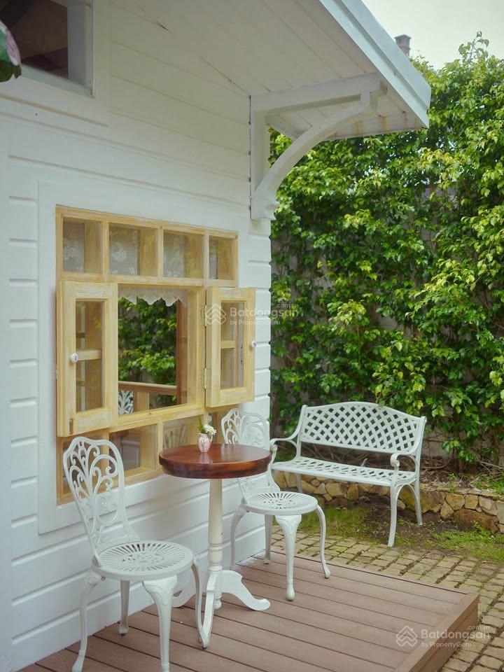 Villa pháp cổ nổi bật ngay khu trường học, với phong cách thưởng thức 30tr/tháng.