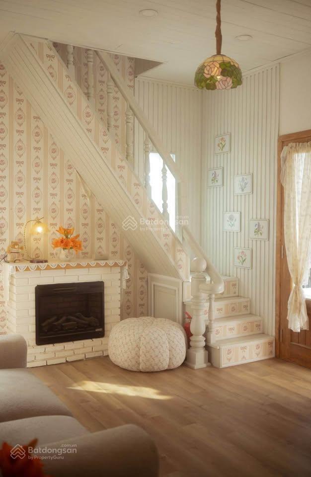 Villa pháp cổ nổi bật ngay khu trường học, với phong cách thưởng thức 30tr/tháng.