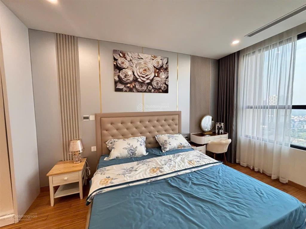 Cực rẻ! chính chủ bán gấp căn 156m2, 4pn, chung cư resco cổ nhuế giá 7,9 tỷ, full nt.  0968 989 ***