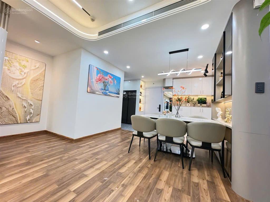Cực rẻ! chính chủ cần bán gấp căn 158m2, 3pn toà flc landmark, lê đức thọ giá 9,8 tỷ.  0968 989 ***