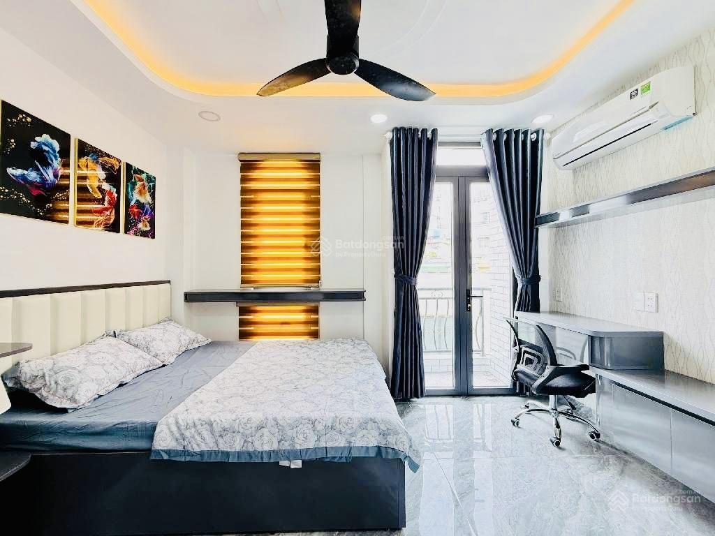 Chỉ 8,x tỷ, khu phân lô, xe hơi vào nhà, thang máy, ngay emart phan huy ích