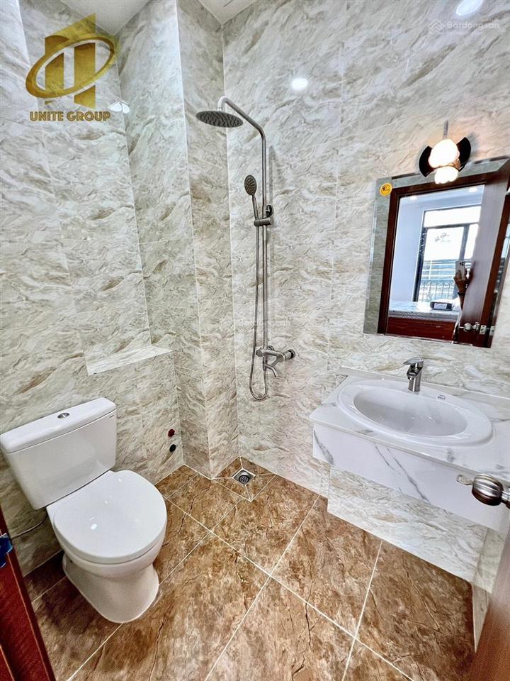 Căn hộ ban công full nội thất ở phan xích long gần tân định, cầu công lý ở phú nhuận giáp q1, q3