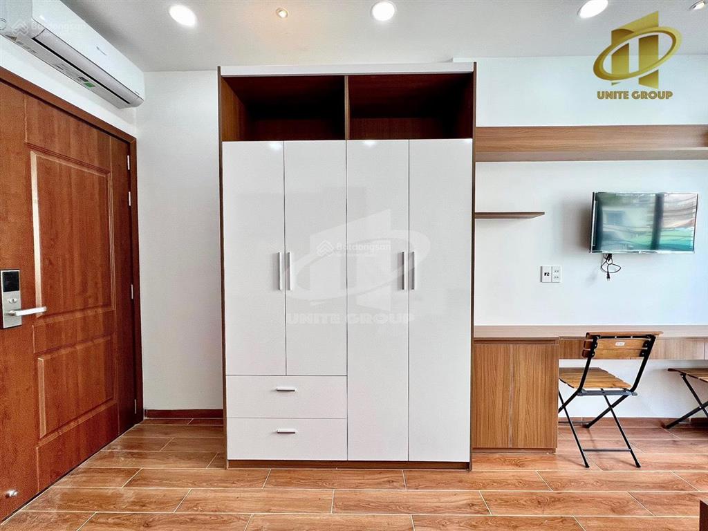 Căn hộ ban công full nội thất ở phan xích long gần tân định, cầu công lý ở phú nhuận giáp q1, q3