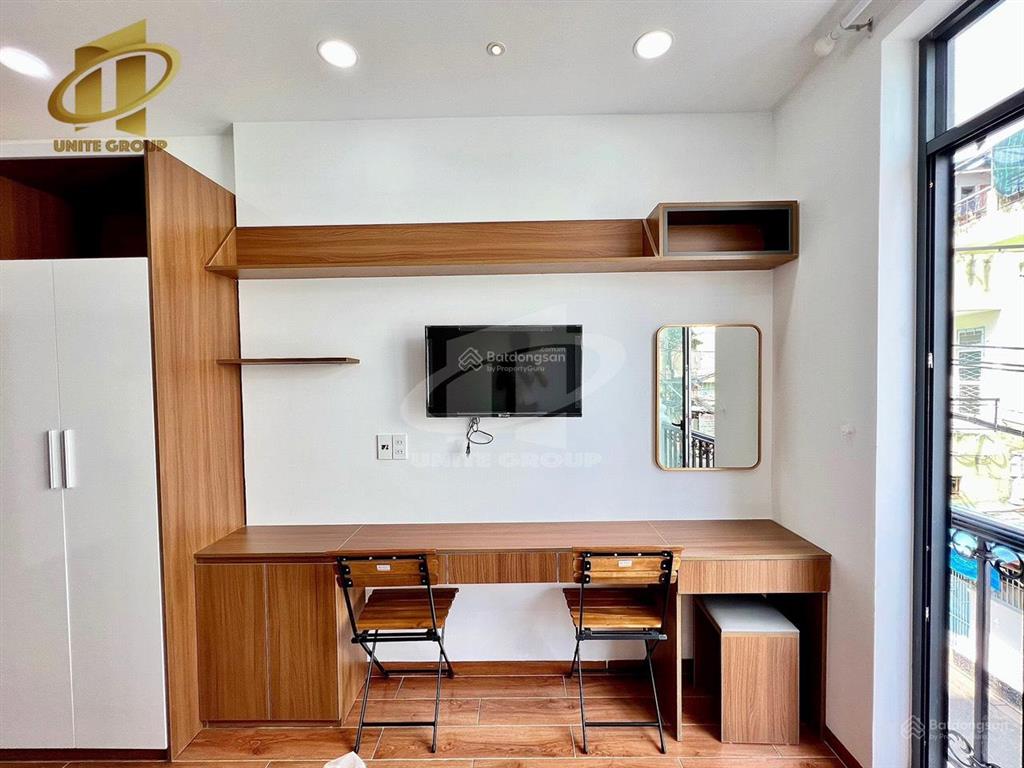 Căn hộ ban công full nội thất ở phan xích long gần tân định, cầu công lý ở phú nhuận giáp q1, q3