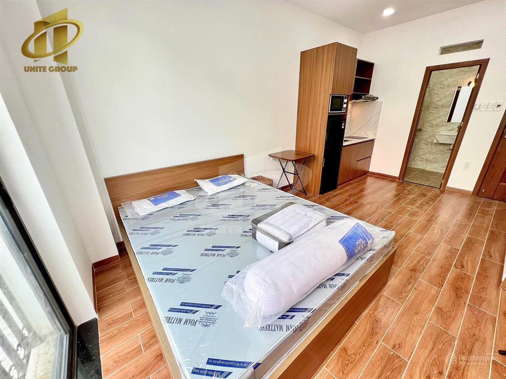 Căn hộ ban công full nội thất ở phan xích long gần tân định, cầu công lý ở phú nhuận giáp q1, q3