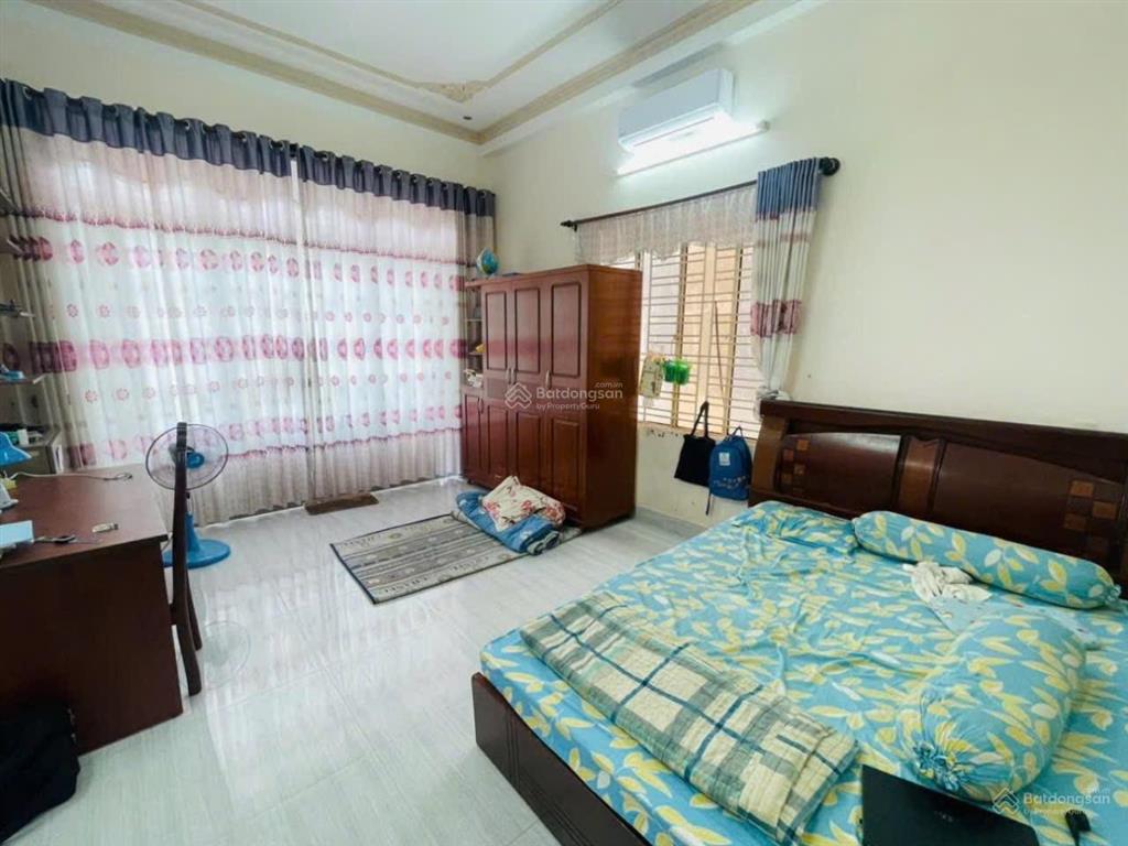 Bán gấp nhà trung tâm q10, gần vòng xoay dân chủ 100m2, 5x20m, 4 tầng btct 7 pn nhỉnh hơn 8 tỷ