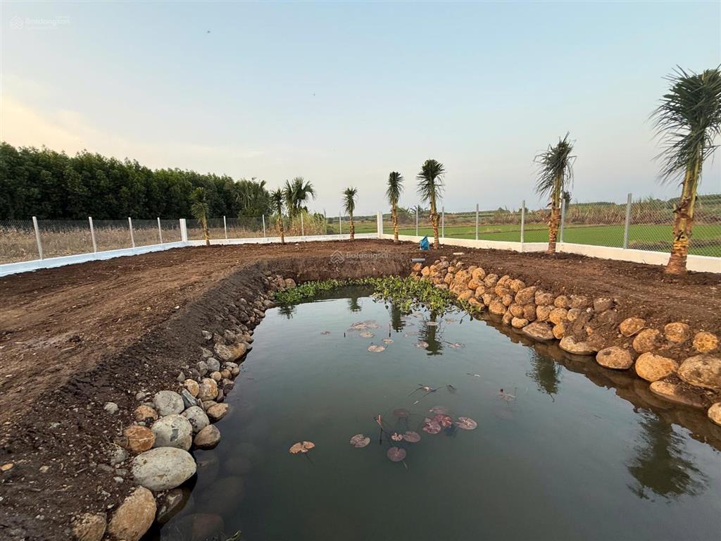 Bán lô đất 2000m2 có 120m2 thổ cư thích hợp làm nhà vườn