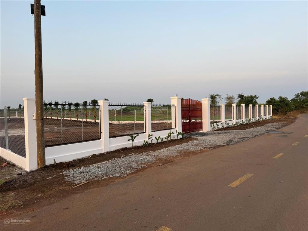 Bán lô đất 2000m2 có 120m2 thổ cư thích hợp làm nhà vườn