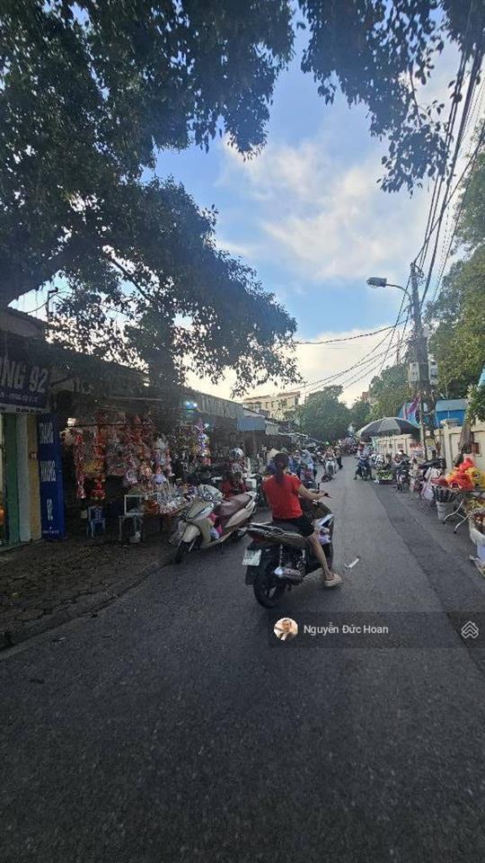 Lô góc 2 thoáng, view thoáng đẹp, 2 xe 7 chỗ tránh nhau, an ninh tốt, dân cư đông, tiềm năng ổn