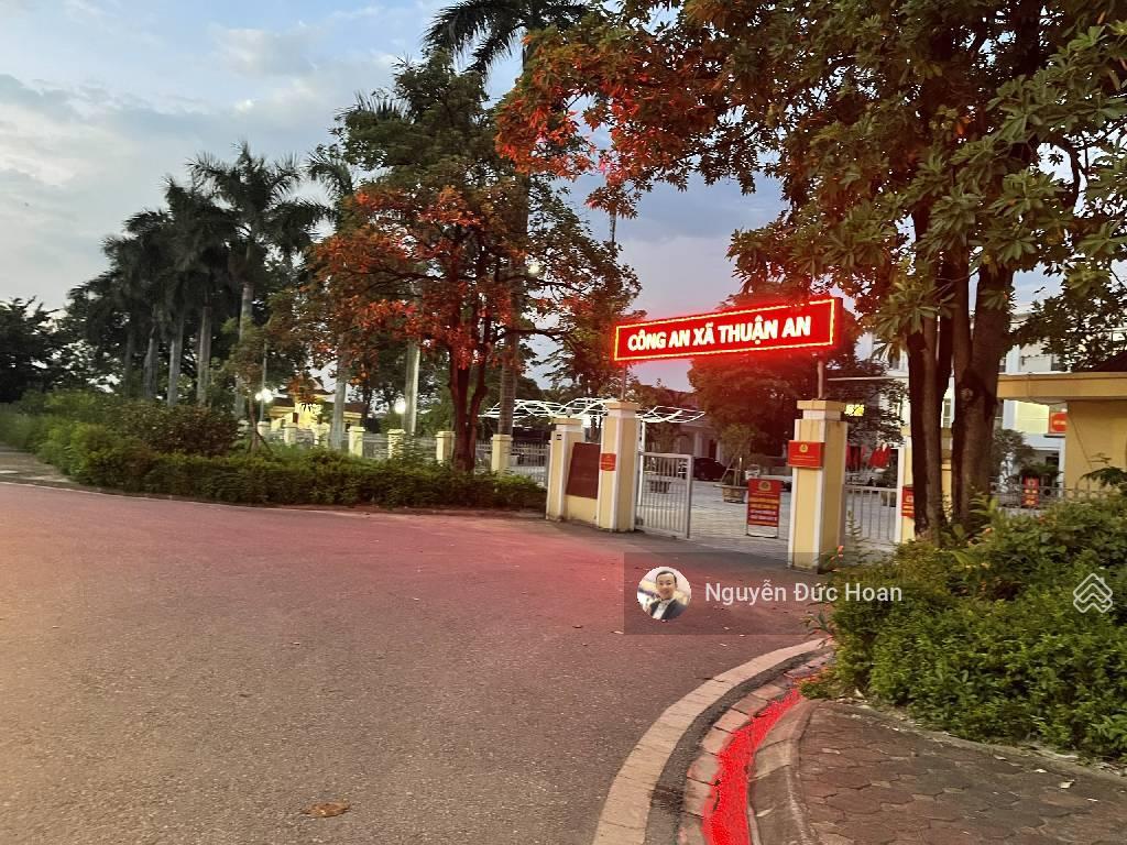 Ô tô tránh, lô góc 3 mặt thoáng đẹp, dân cư đông đúc, tiện ích đầy đủ, giữ tiền ổn, ở sướng. giá rẻ