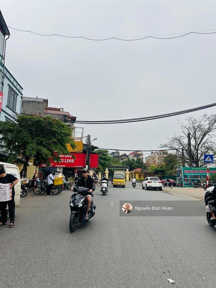Mặt phố gia lâm, mặt tiền rộng, đường 4 ô tô tránh, vỉa hè 5m, trung tâm sầm uất, kinh doanh đỉnh.