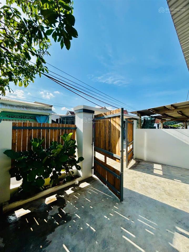 Cho thuê nhà tại dốc quýt, quốc lộ 1a, 5.5 triệu, diện tích 180m2 siêu rẻ đẹp