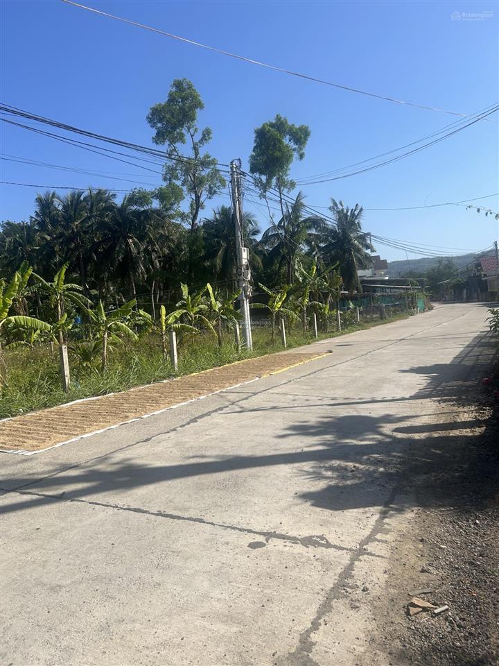 Cho thuê nhà riêng vườn villa, chỉ có giá 15 triệu, dtkv 10000 m2, giá siêu ưu đãi hot hot hot