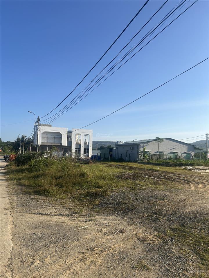 Cho thuê nhà riêng vườn villa, chỉ có giá 15 triệu, dtkv 10000 m2, giá siêu ưu đãi hot hot hot