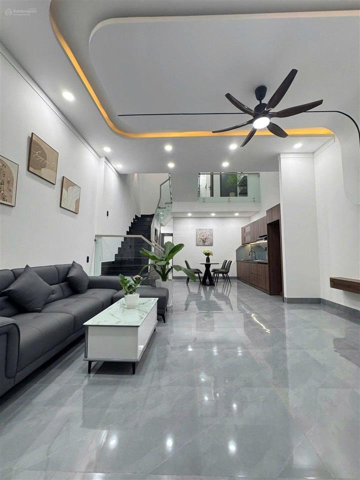Cần bán nhà 1 trệt 1 lầu sổ riêng hoàn công ngay cổng 11, phường phước tân