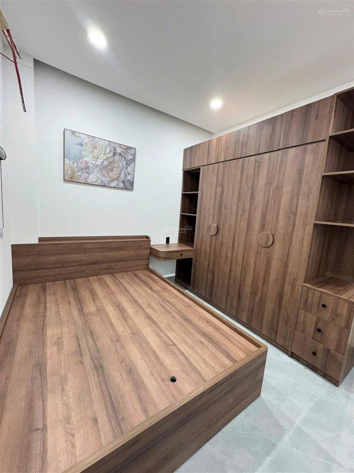 Cần bán nhà 1 trệt 1 lầu sổ riêng hoàn công ngay cổng 11, phường phước tân