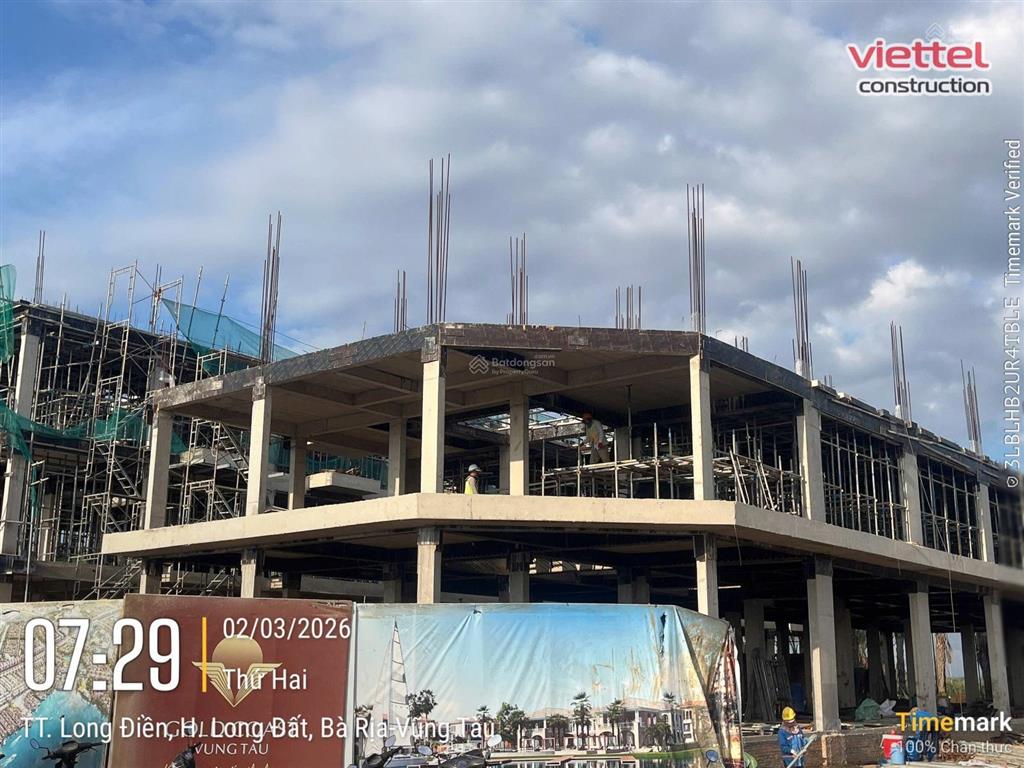 Suất ngoại giao gold coast vũng tàu cần bán căn góc 8x18m đường 68m. giá 9tỷ.  0937 266 *** giang