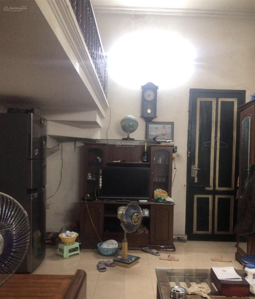 Bán nhà tại phố lò đúc, 3 tỷ, sd 32m2, 2pn + 1 wc. view mặt phố