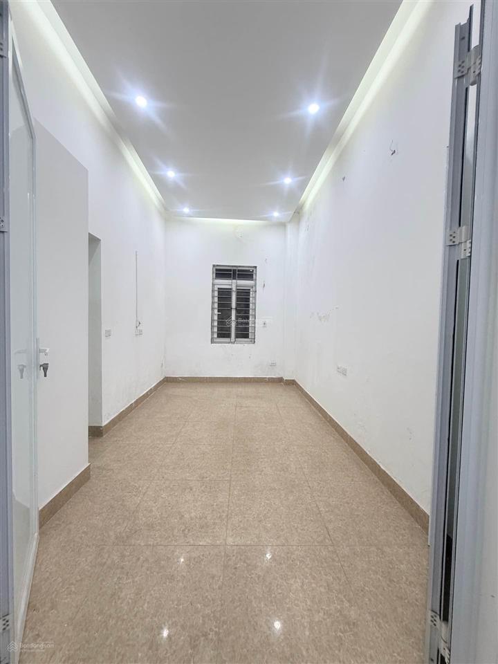 Nhà phố lê quý đôn 61m2 5tầng, 3 thoáng, ô chờ thang máy, ô tô đỗ cách nhà 10m, ba bước chân ra phố