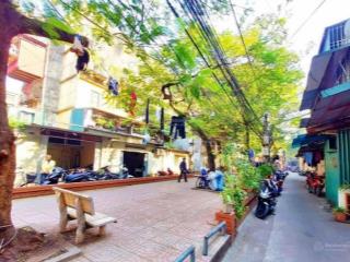 Chính chủ bán căn tập thể a1 phố 8/3, ô tô đỗ cổng, view sân chơi thoáng xanh  sạch  đẹp !