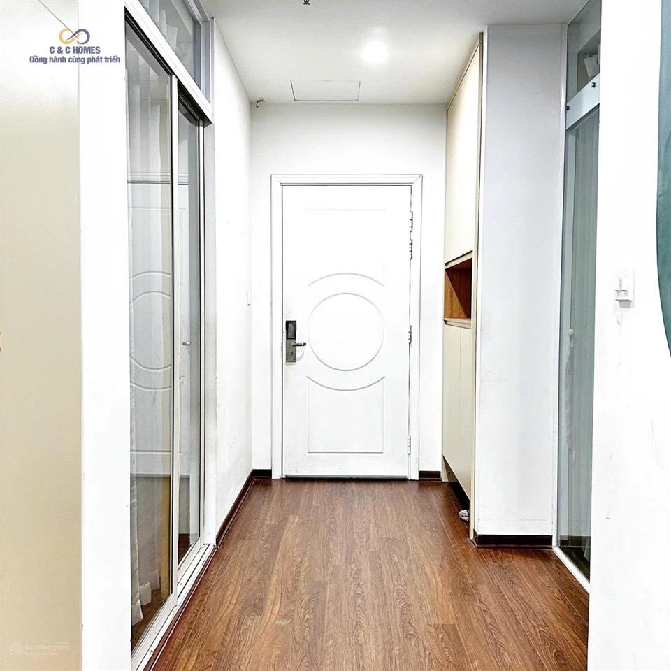 Cho thuê căn hộ 3pn nhà mới 95m2 tại times city kèm slot ô tô vào luôn  mr quân 0988 286 ***