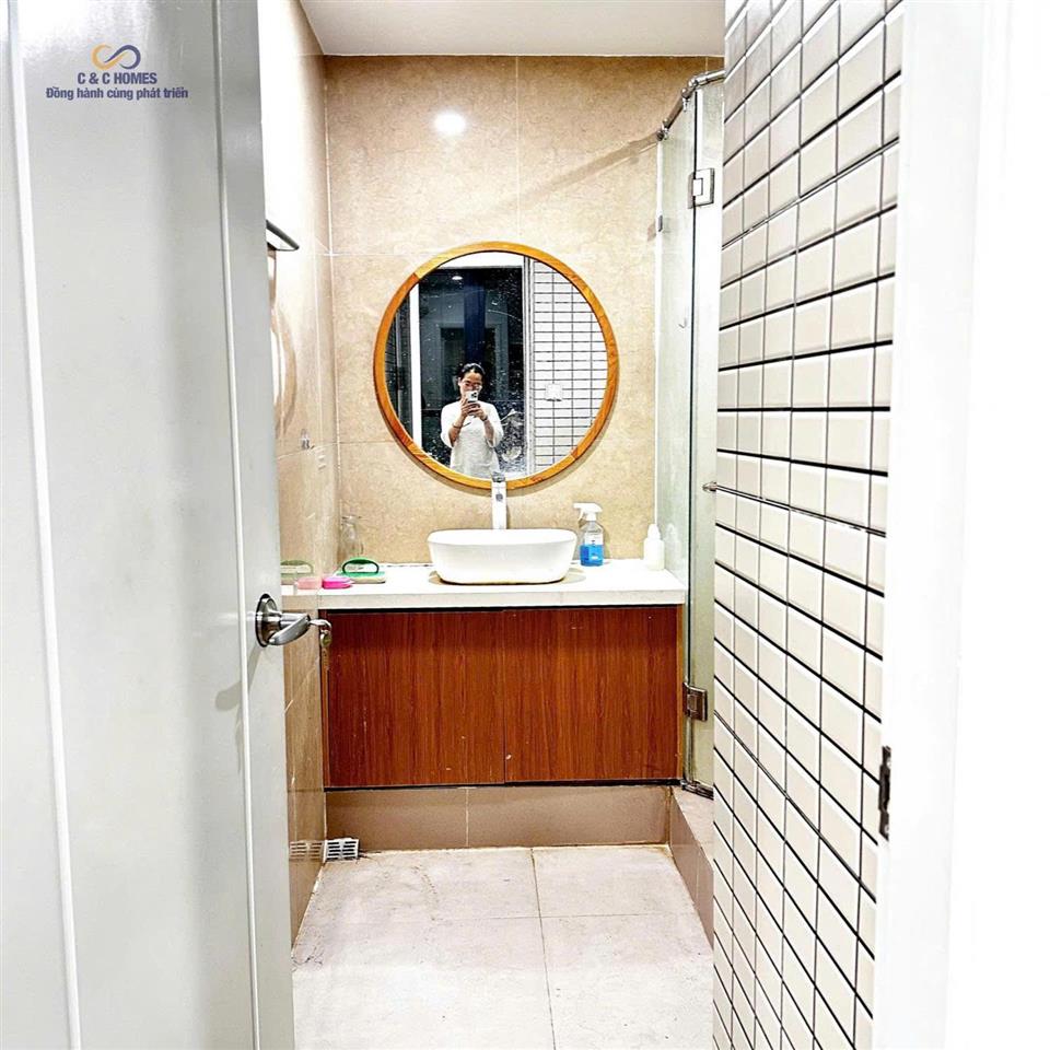 Cho thuê căn hộ 3pn nhà mới 95m2 tại times city kèm slot ô tô vào luôn  mr quân 0988 286 ***