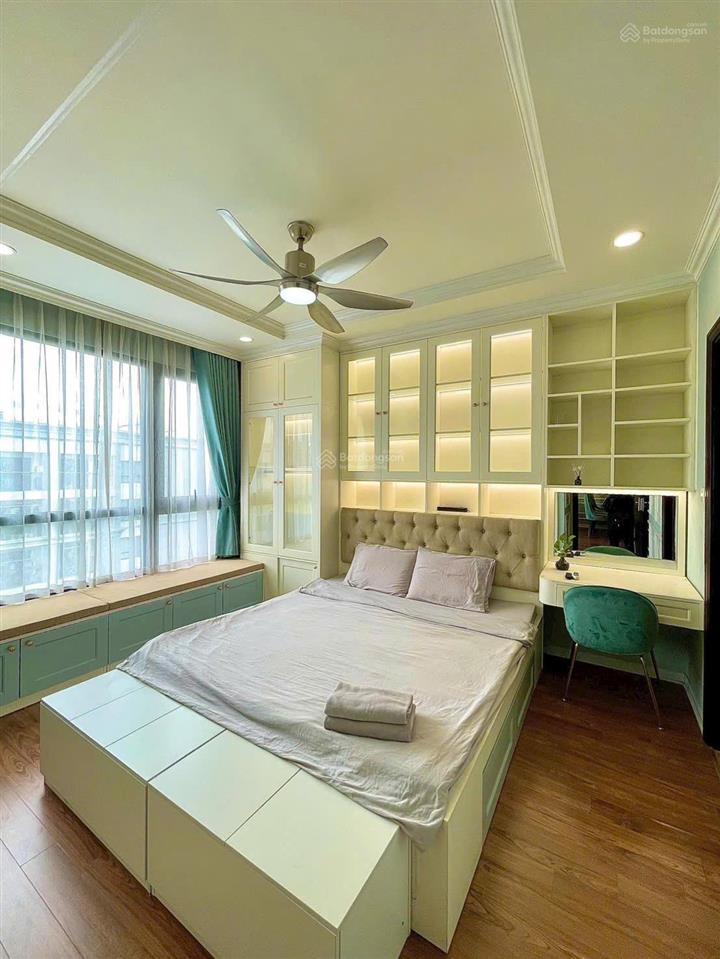 Rao bán căn hộ 2 ngủ 90m ban công đông hướng thoáng sửa đẹp kèm slot ô tô  mr. quân 0988 286 ***