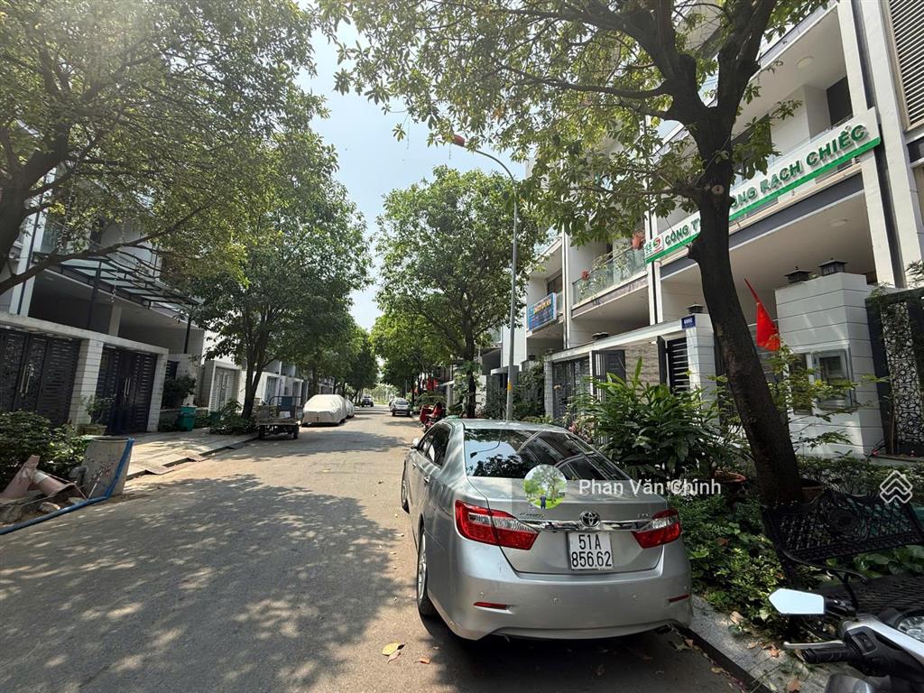 Bán gấp nhà vạn phúc city, hoàn thiện có thang máy, sổ hồng riêng giá 21 tỷ tl