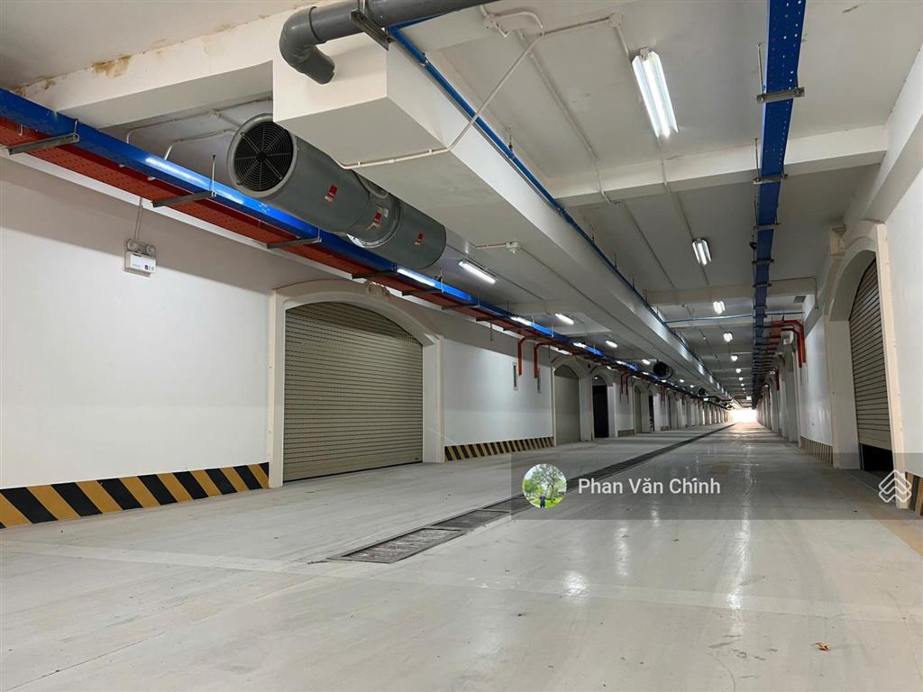 Bán nhà đường 39 khu phố đi bộ vạn phúc city (7x20m) có thang máy giá 33 tỷ