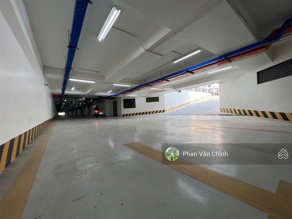 Bán nhà đường 39 khu phố đi bộ vạn phúc city (7x20m) có thang máy giá 33 tỷ