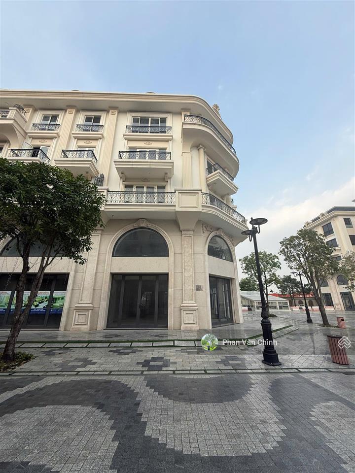 Bán nhà đường 39 khu phố đi bộ vạn phúc city (7x20m) có thang máy giá 33 tỷ