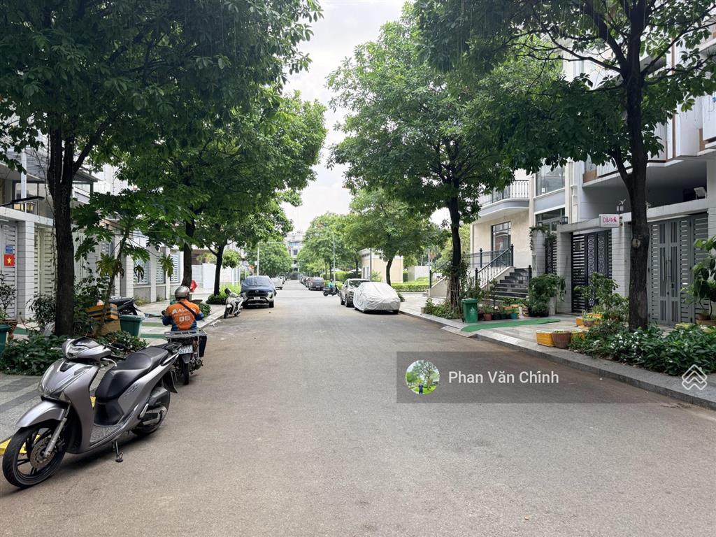 Bán nhà vạn phúc city (5x23= 115m2) hoàn thiện có thang máy, sổ hồng riêng, giá 21,5 tỉ