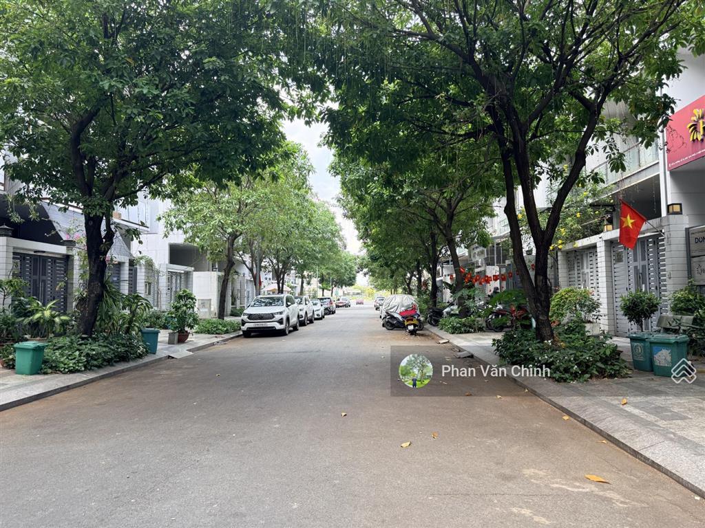 Bán nhà vạn phúc city (5x23= 115m2) hoàn thiện có thang máy, sổ hồng riêng, giá 21,5 tỉ