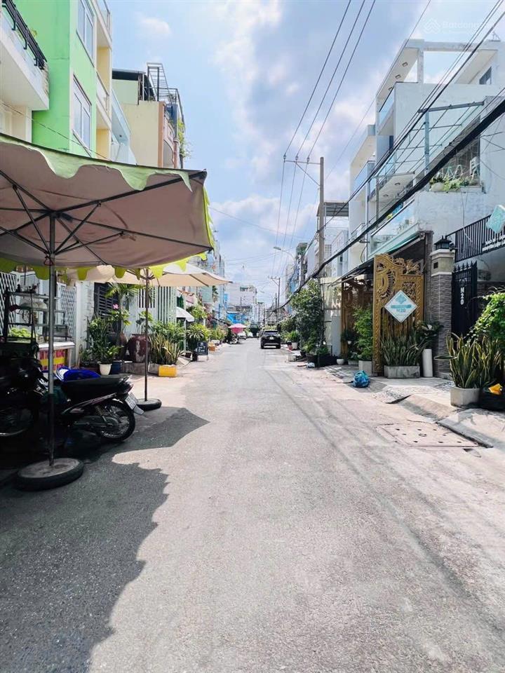 Nhà 5 tầng  52 m2 (4x13m)  không lg hẻm ô tô  gần aeon tên lửa 6pn. chủ nhiệt bán giảm còn 5.95