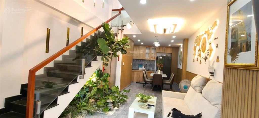 Siêu phẩm 5 tầng full nội thất giáp khu tên lửa hxh nhà mới 100%