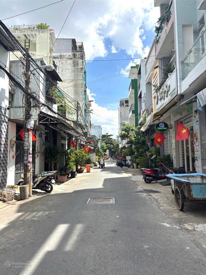 Nhà hẻm xe hơi 8m thông  sát mặt tiền lê văn quới  4x18m (71m2)  kế chợ lê văn quới