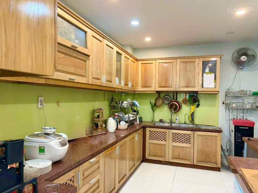 Biệt thự mini phường an lạc giáp tên lửa, quận 6  ngang lớn 6,5m * 18m.