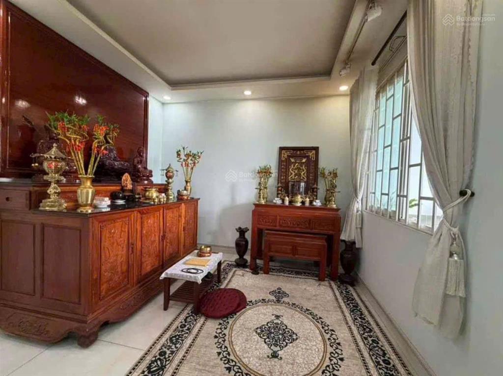 Biệt thự mini phường an lạc giáp tên lửa, quận 6  ngang lớn 6,5m * 18m.