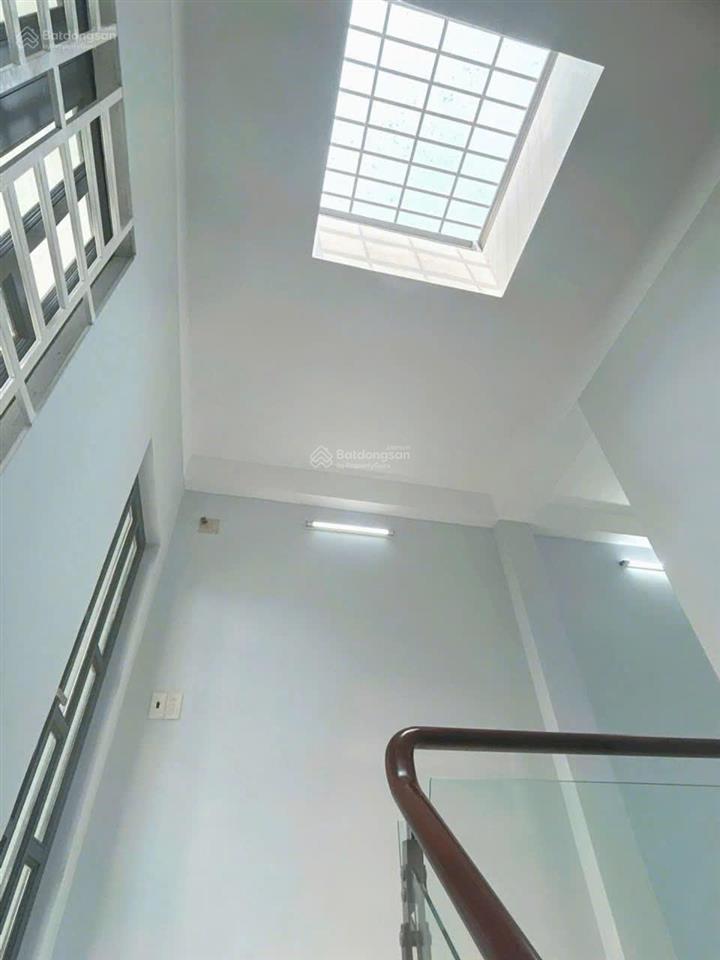 Giảm giá còn 6.98 tỷ nhà mới 4 tầng ngay chợ da sà, giáp quận 6